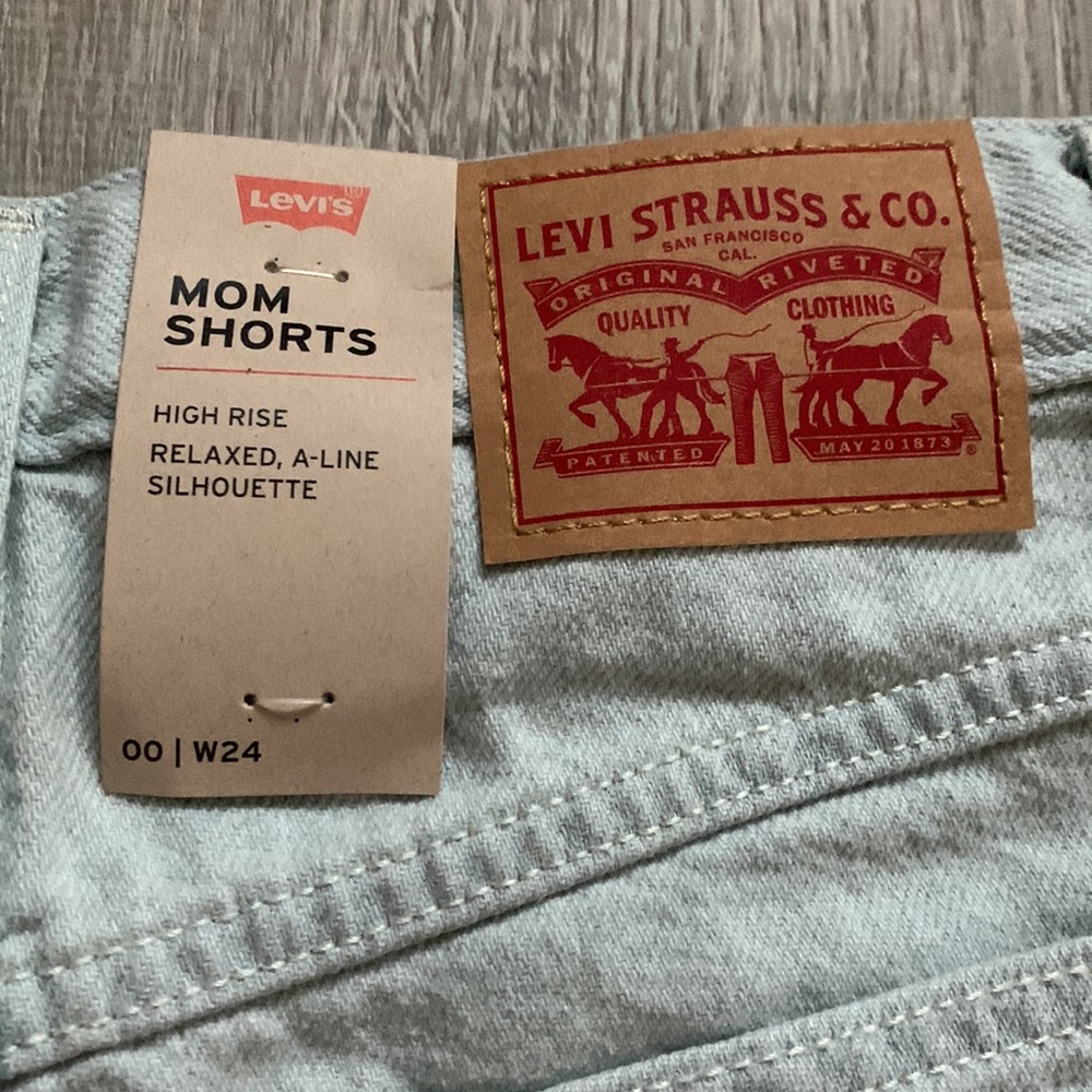 Levi Mom shorts nwt - Picture 4 of 4